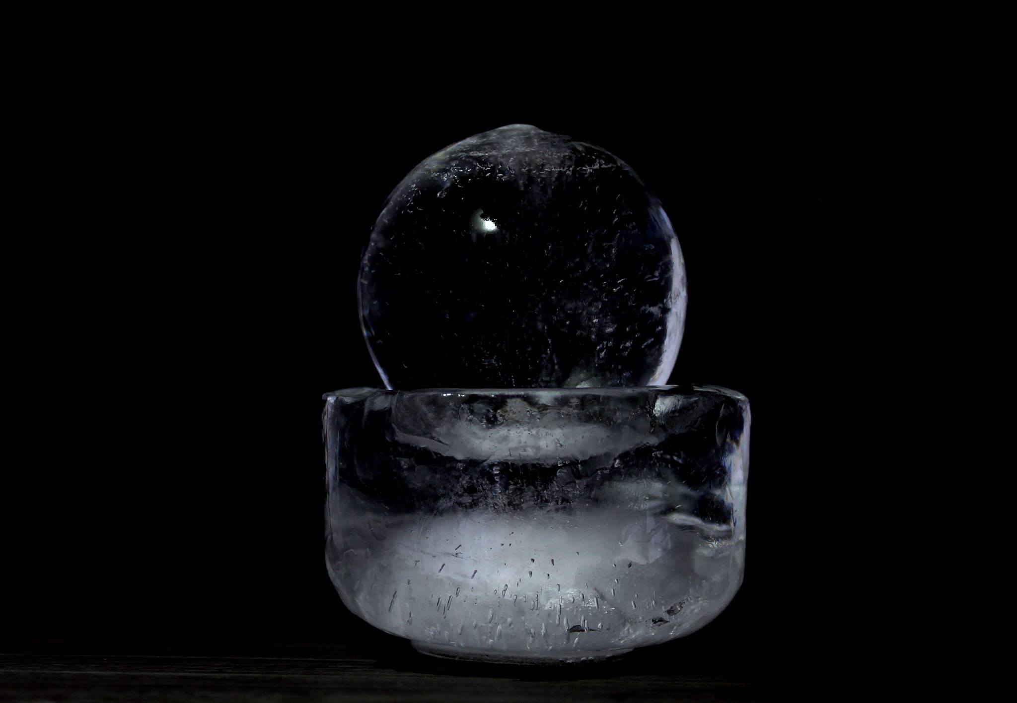 ポーラーアイストレイで氷を作った場合、実物はこのようになります。