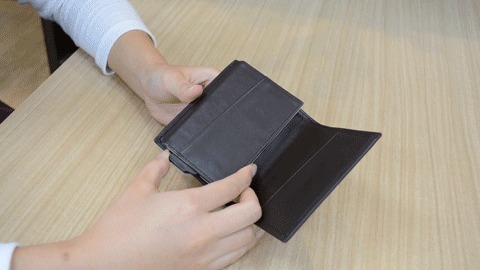 カードを出して、指で戻す(ループ)