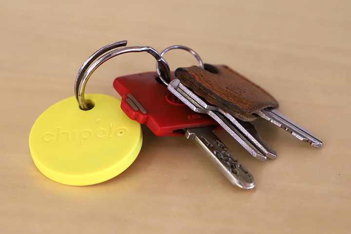鍵にchipoloが付いている絵