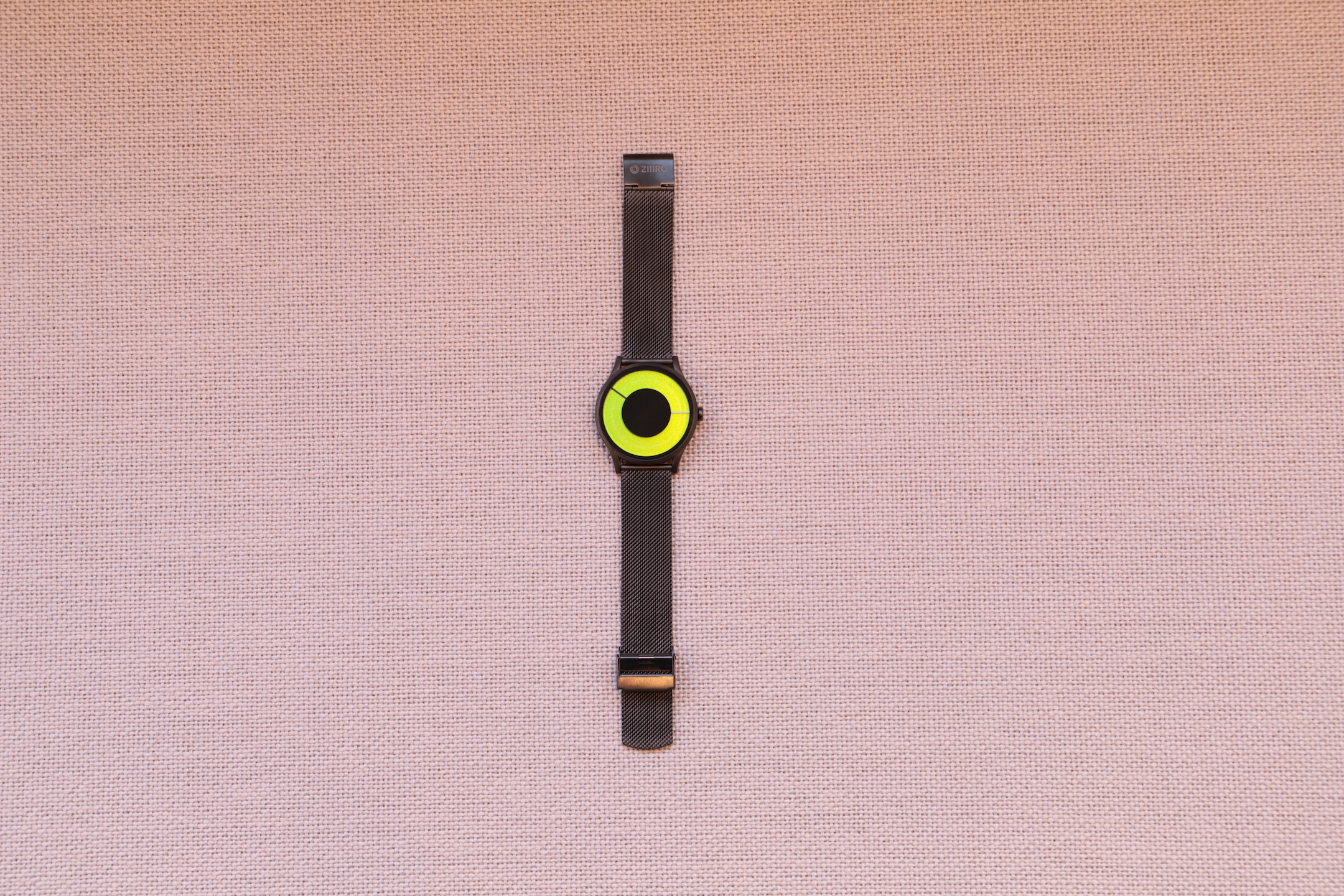 柄で時間が変わる ドイツ生まれの腕時計ziiiro ジーロ の新作登場