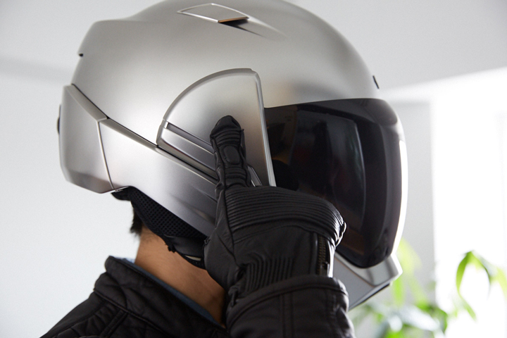 ヘルメットを被ったままで360°見渡せる 「CrossHelmet（クロス