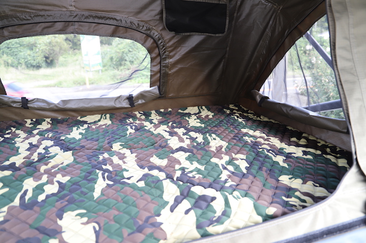 テント内マットレス
