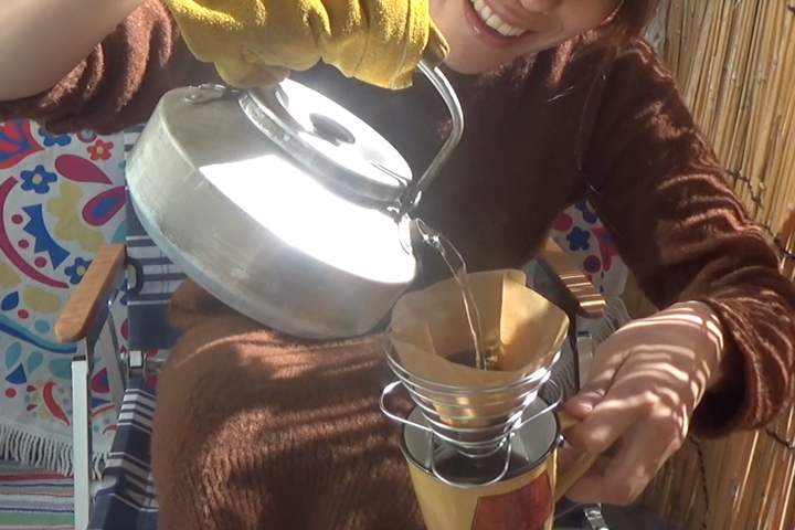 コーヒーを淹れる