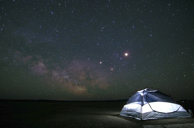 星空とテントの写真