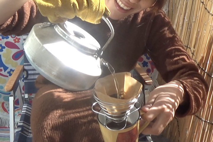 コーヒーを淹れる
