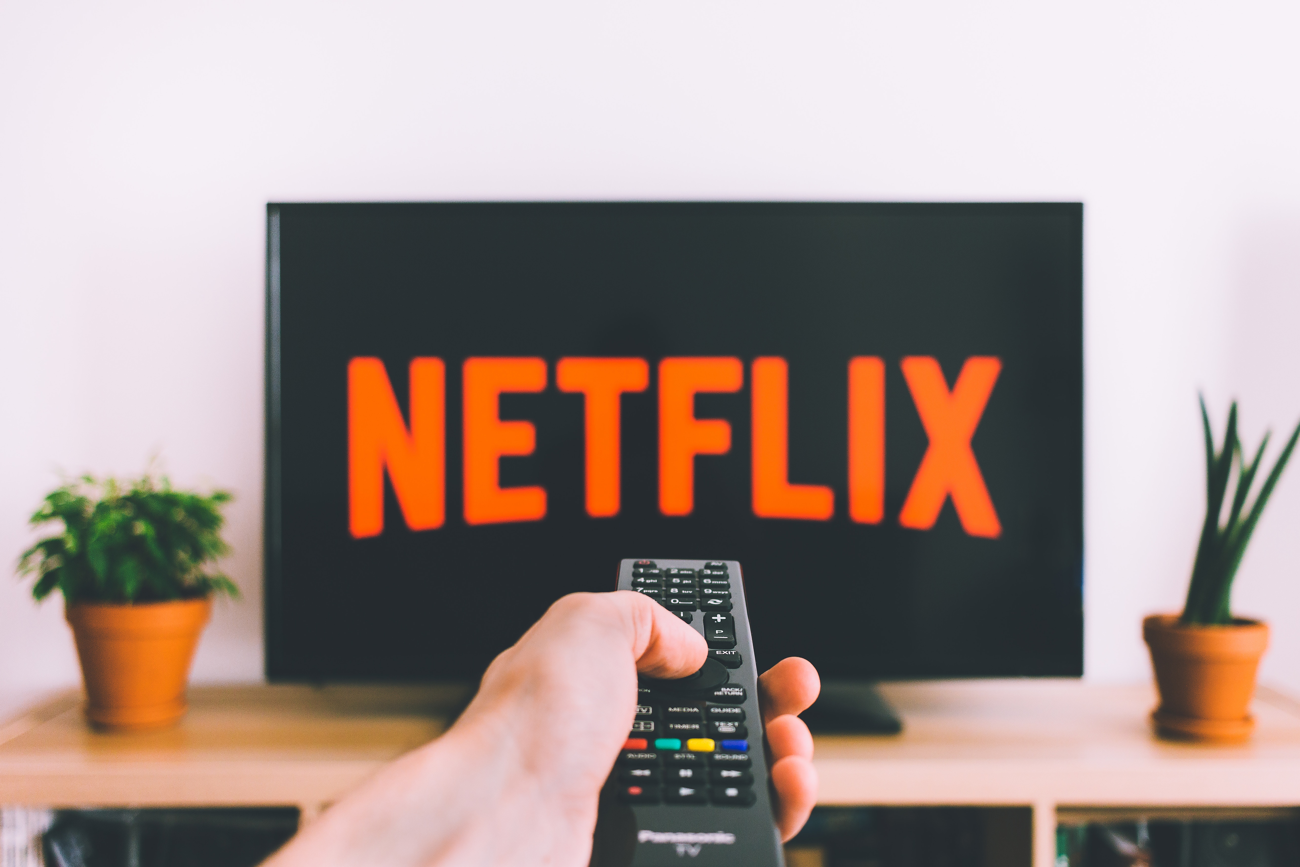 木目のテレビ台
