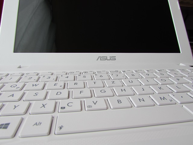 ASUSのノートパソコン