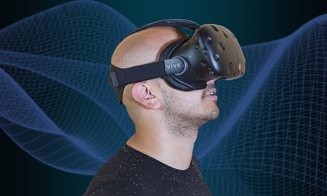 VRゴーグルを装着する男性