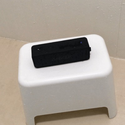 anker soundcore2の防水テストでシャワーをかけた画像