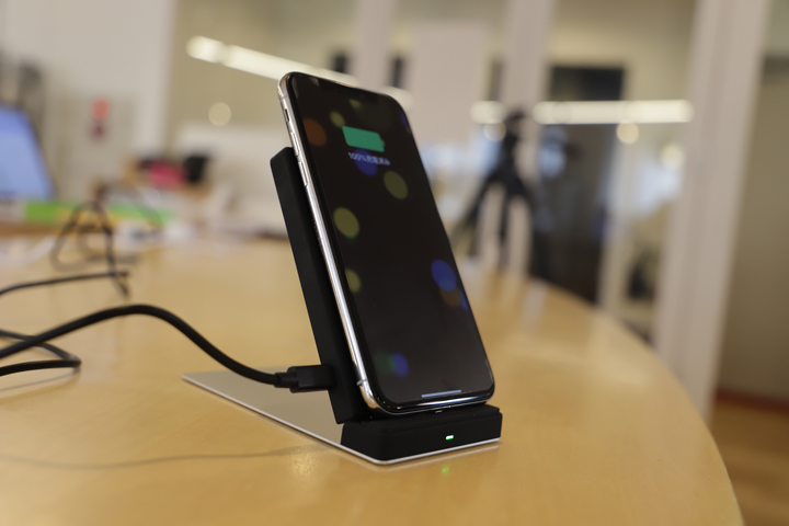 スタンドタイプ充電しやすい