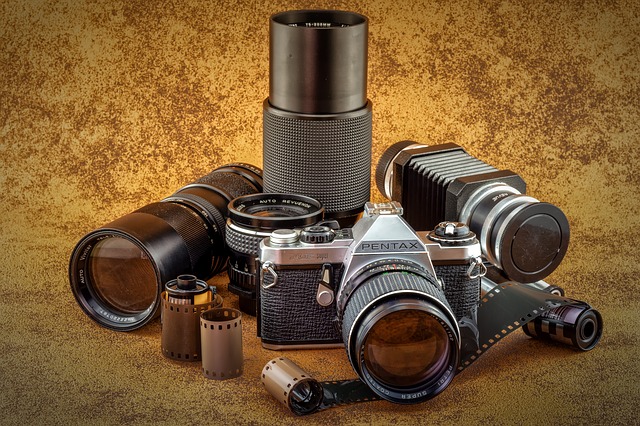 フィルムカメラと交換レンズ