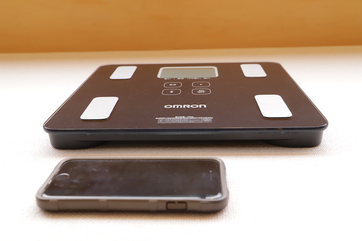 iPhoneと並べている