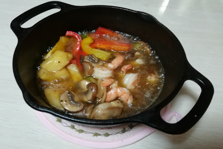 スキレットで作るアヒージョの画像