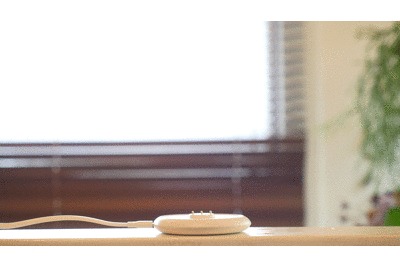 VAVA ナイトライト VA-CL006充電台にライト本体を置くgif