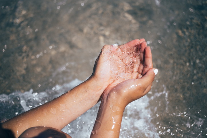 水