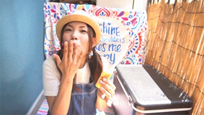 簡単フレンチトーストを試食するグピコズさん