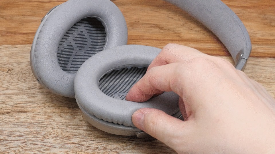 BOSE QuietComfor 35 wireless headphones IIのイヤーパッドgif