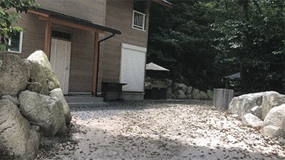 八風キャンプ場コテージ外観