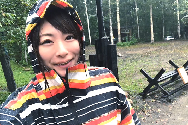 遊び小屋コニファーの入り口に立つnatsuさん
