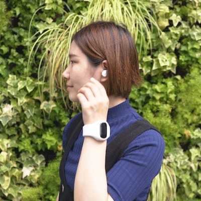 スマートウォッチにワイヤレスイヤホンを収納