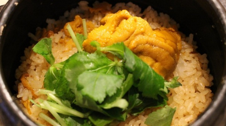 うに料理の写真