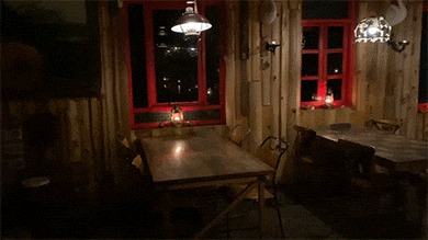 FBI大山夜のバーの様子