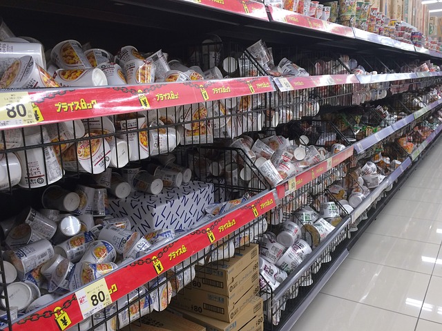 陳列されたカップ麺