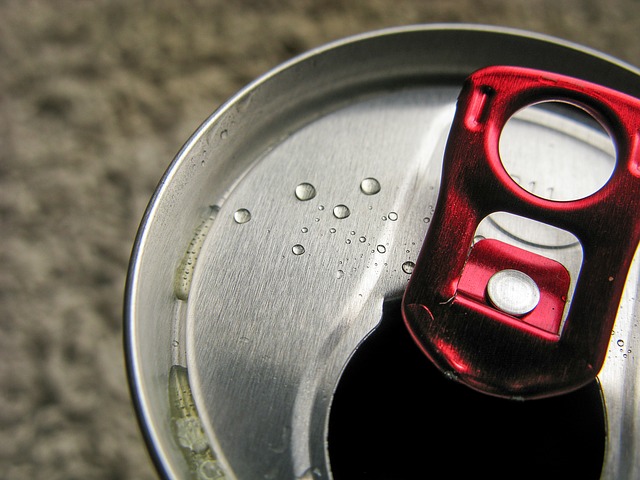 エナジードリンクの飲み口の写真