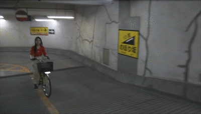 パナソニックの電動自転車を試乗する奈津子GIF