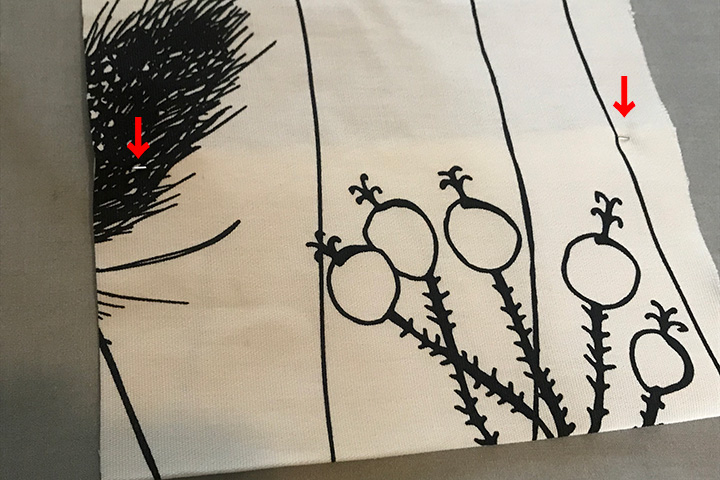 安全ピンで裾上げしたカーテン