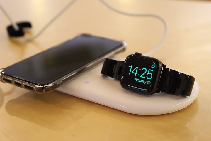 ワイヤレス充電って本当に便利 Anker Powerwave Pad With Watch Holderを徹底レビュー