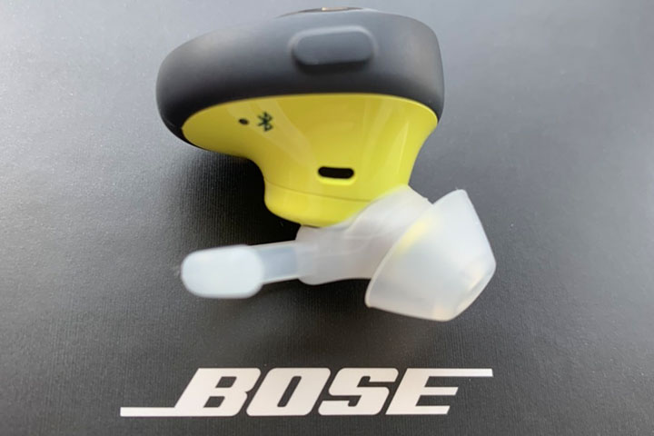 SoundSport Free wireless headphones本体とBOSEの箱
