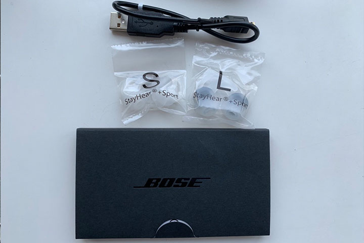 BOSE SoundSport Free wireless headphonesの同梱物