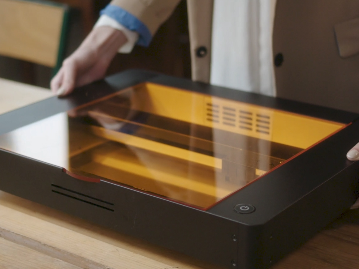 DIYのレベルをプロ並みに！A4サイズのレーザー彫刻機「Cubiio 2