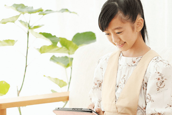 タブレットで学ぶ中学生向け通信教育「スマイルゼミ」|【公式】スマイルゼミのイメージ