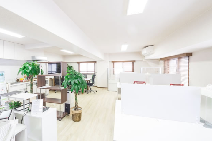 5つの違い（レンタルオフィス・シェアオフィス・コワーキングスペース・バーチャルオフィス・サテライトオフィスの違い） – 社会人の教科書のイメージ画像