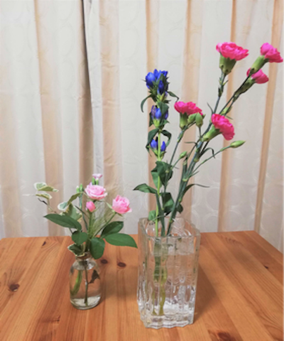 体験プランで届いた花と、自分で選んで購入した花
