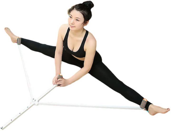 レッグストレッチャーの手動式を使用する様子