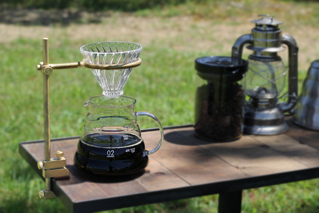 家でもキャンプでも本格コーヒーが作れる「FEDECAドリップスタンド