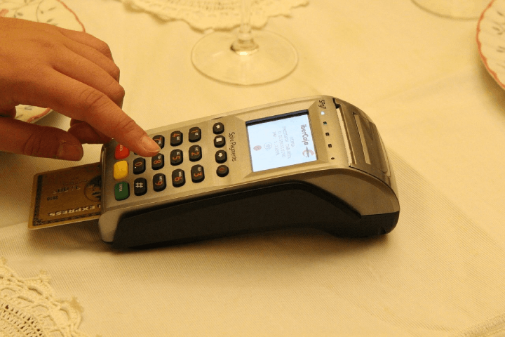 アメックスゴールドクレジットカードで支払う
