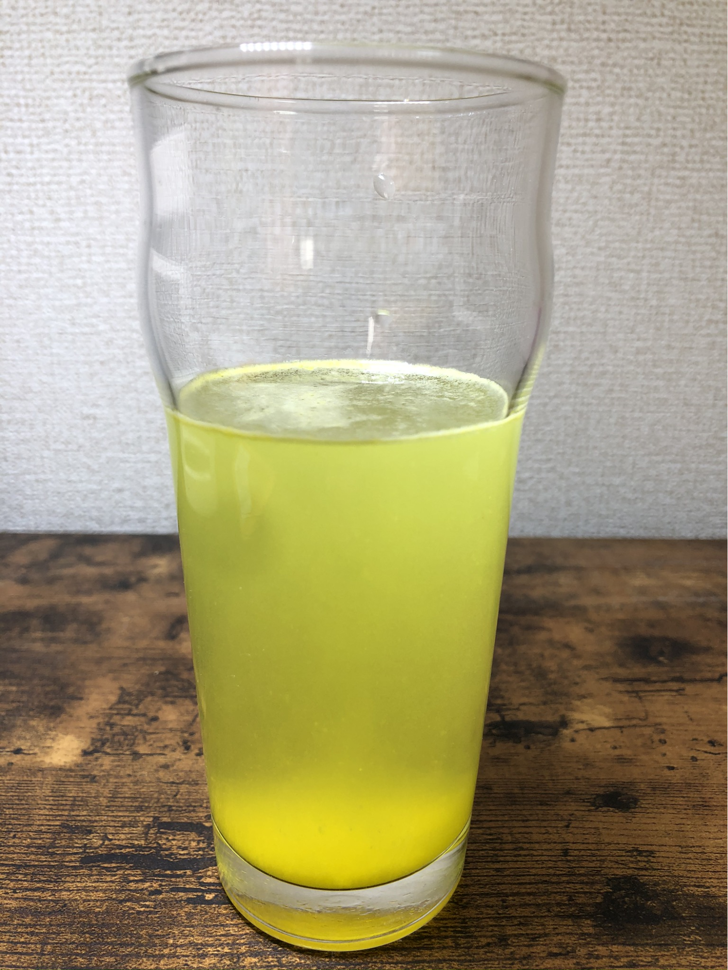 アルフェ ビューティコンク<パウダー>を投入した水の写真