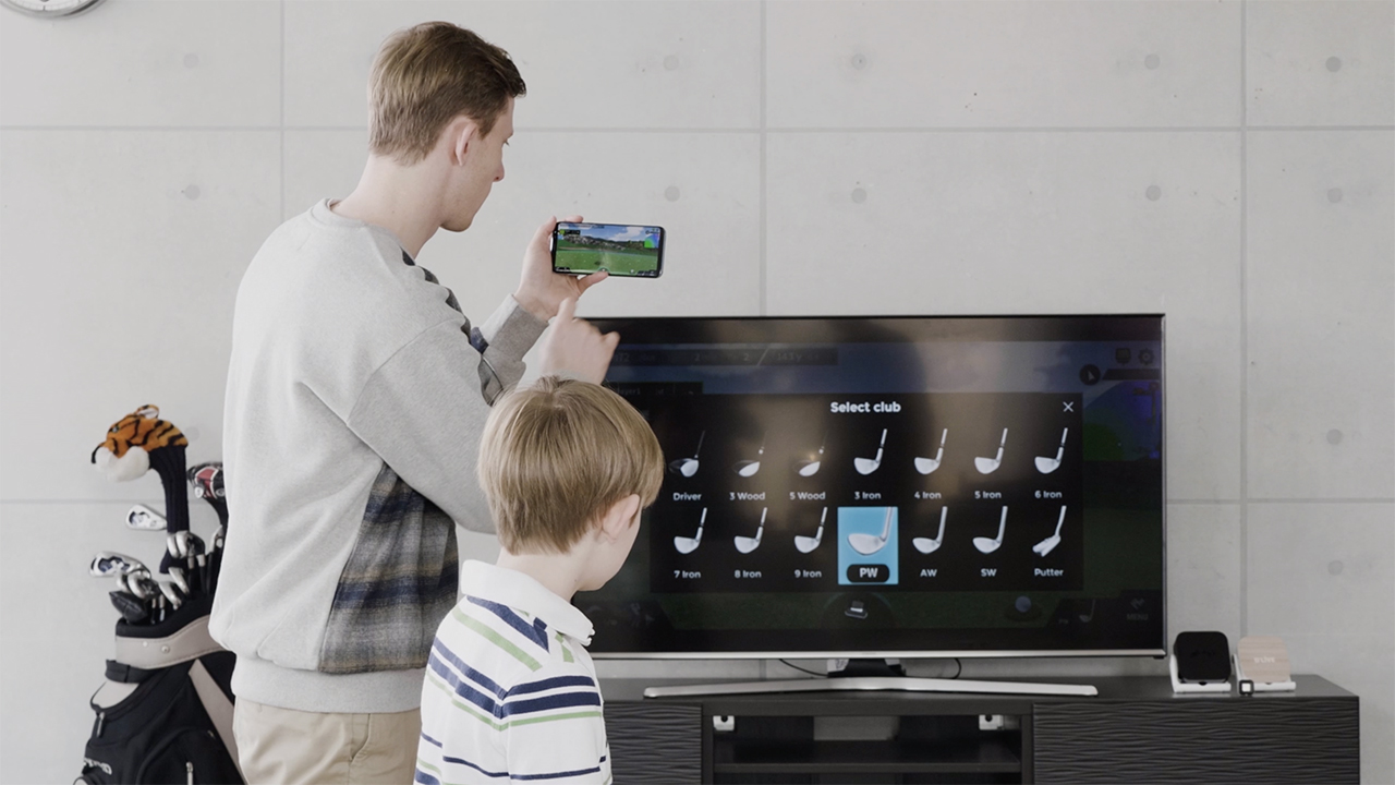 おうち時間にゴルフが上達！？スマートスイングトレーナー「SiTa-X