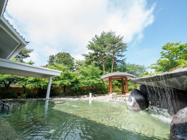 Takanezawa Trailers BASEの本館温泉の様子