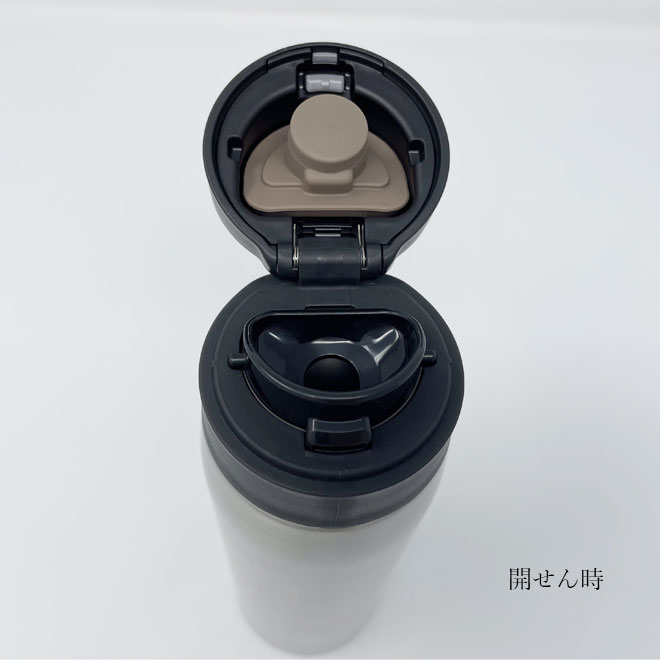 ワンプッシュせんのボトルを開けた様子