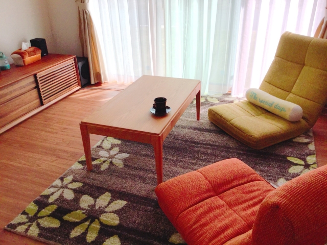 座椅子がある部屋の写真
