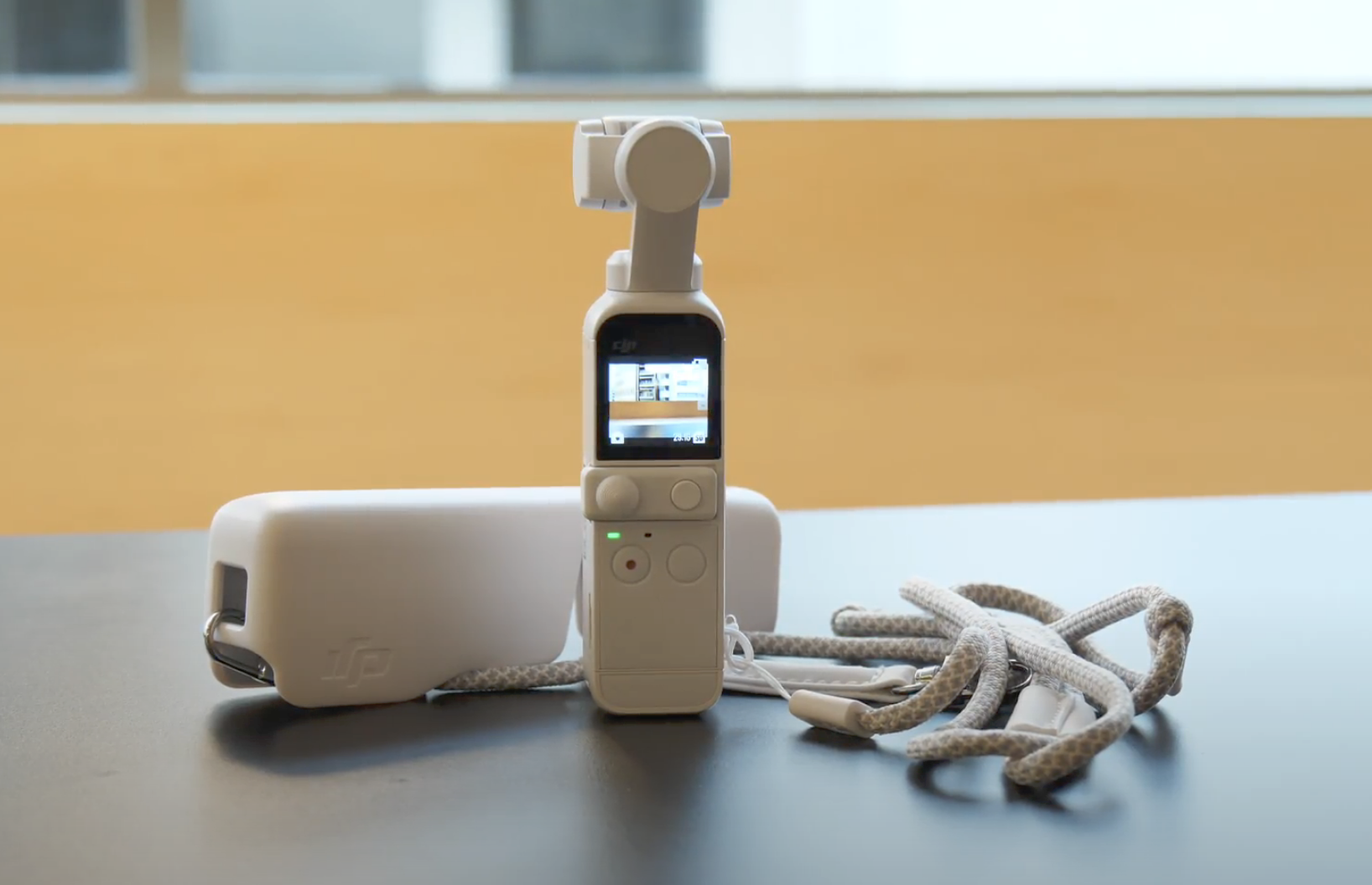 DJI POCKET 2 Exclusive Combo ホワイト 専用三脚付き（DJI