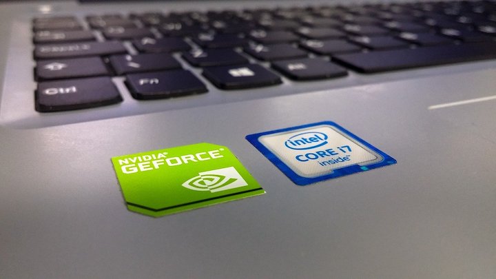 GeForce搭載ノートパソコン