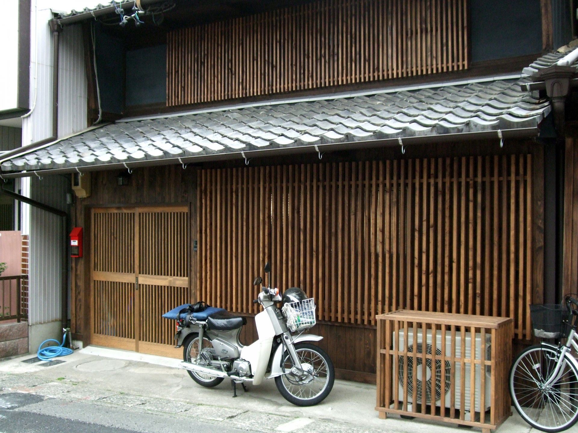 室外機がむき出しのイメージ