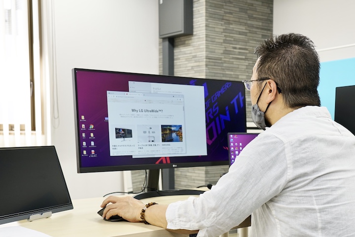 ウルトラワイドモニターにPCを接続してレビュー