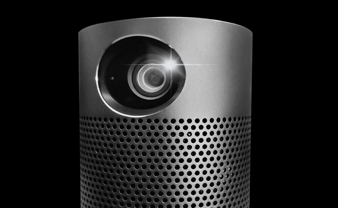 おうちでもアウトドアでも活躍するスマートプロジェクター「HP MP250